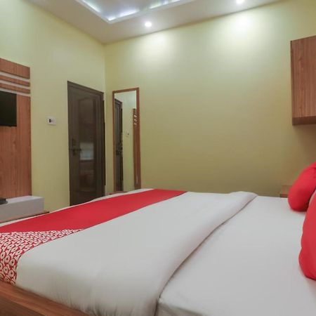 Oyo 60651 Hotel Arya Bénarès Extérieur photo