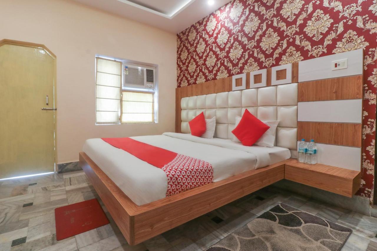 Oyo 60651 Hotel Arya Bénarès Extérieur photo