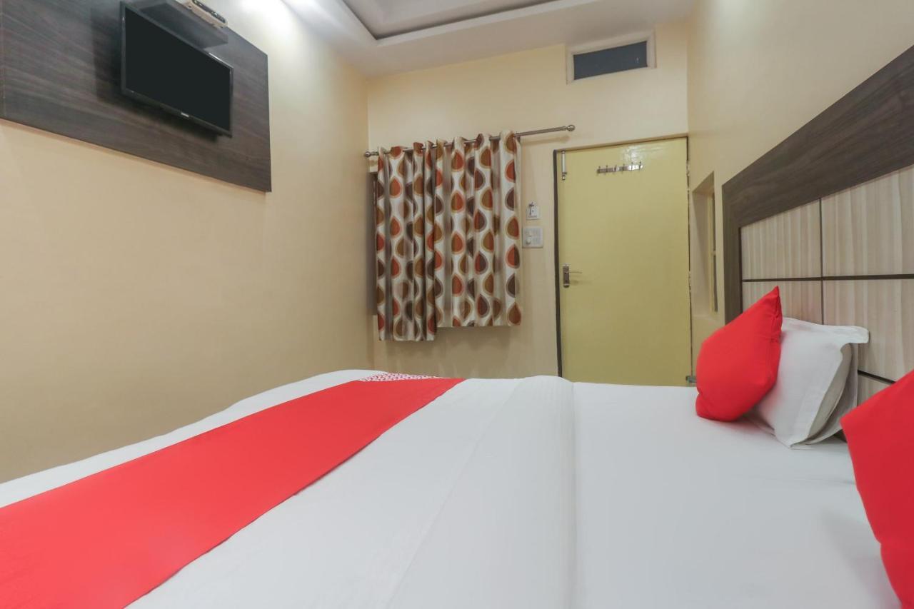 Oyo 60651 Hotel Arya Bénarès Extérieur photo