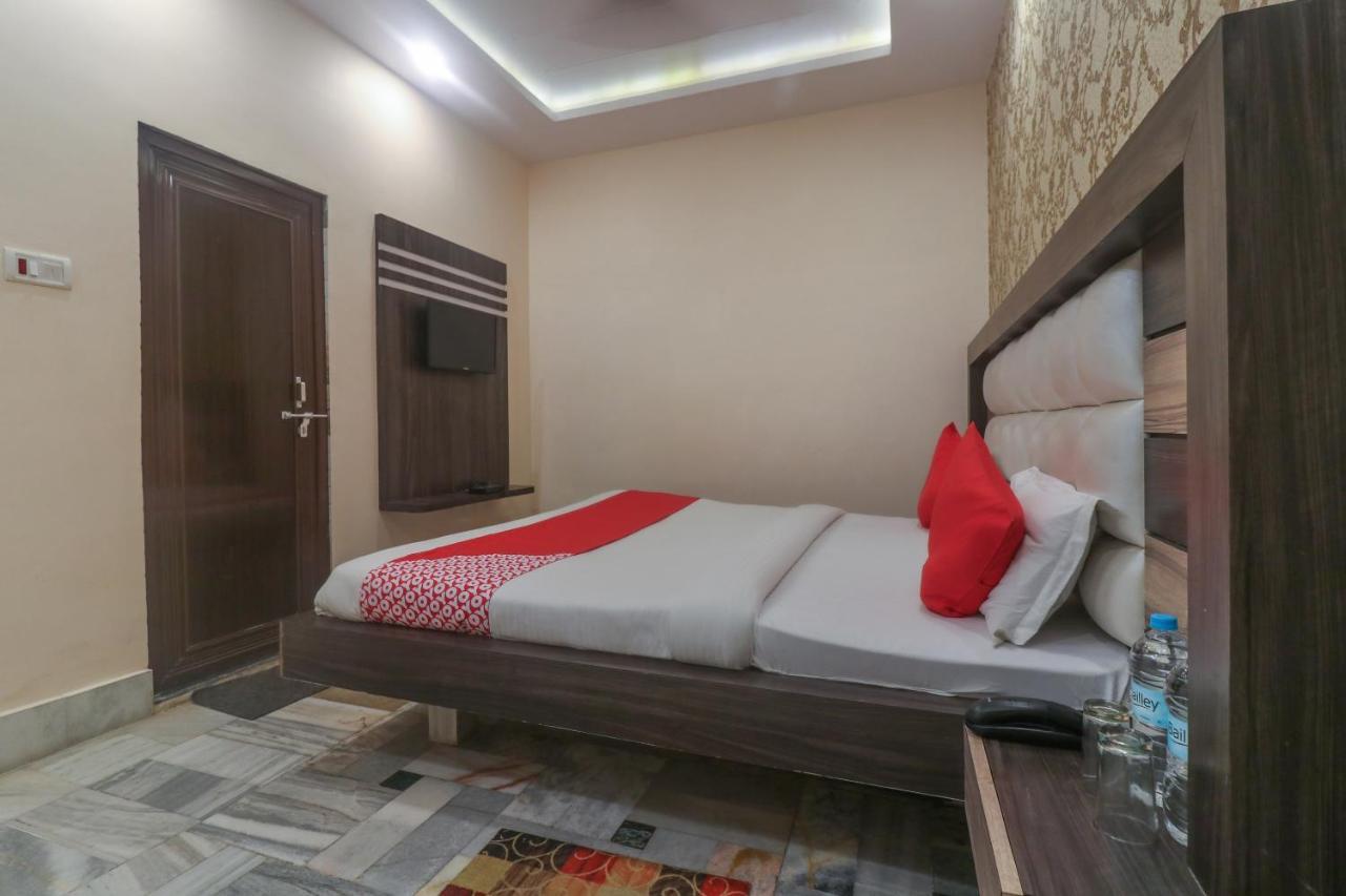 Oyo 60651 Hotel Arya Bénarès Extérieur photo