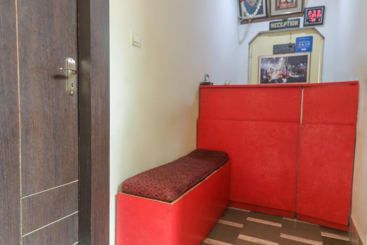 Oyo 60651 Hotel Arya Bénarès Extérieur photo