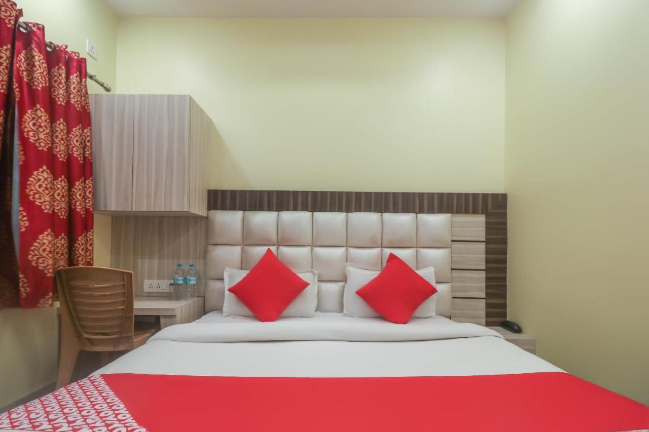 Oyo 60651 Hotel Arya Bénarès Extérieur photo