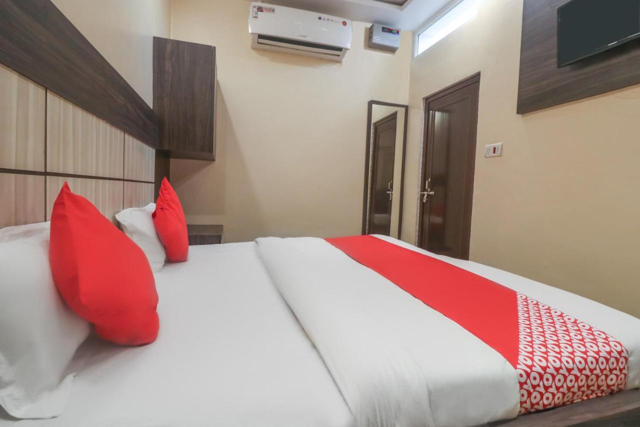 Oyo 60651 Hotel Arya Bénarès Chambre photo
